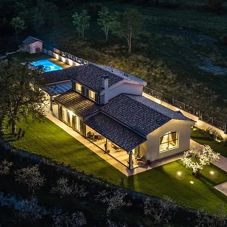 Augustina Villa