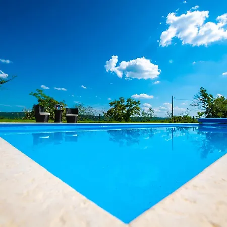 Augustina Villa